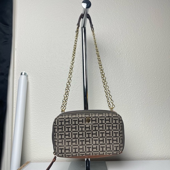 Preloved Tommy Hilfiger Jacquard Monogram Two Way Shoulder Crossbody Camera Bag - Picture 1 of 15
